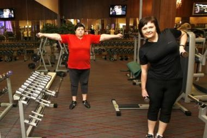 Užmarštis: Irena ir Vaida sporto salėje pamiršta visas sveikatos problemas.