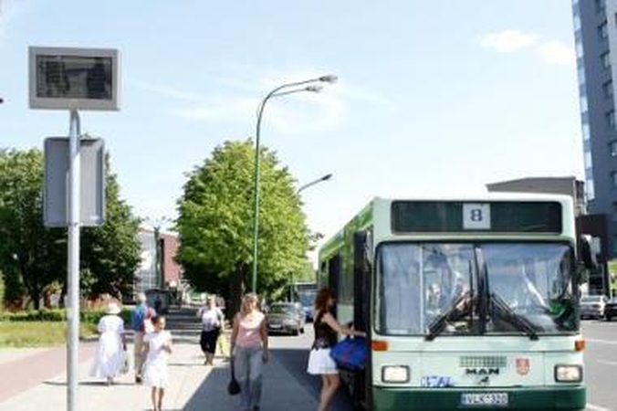 Išbandymas: savaitgalį viešojo transporto keleiviams prireiks kantrybės dėl vėluojančių autobusų.