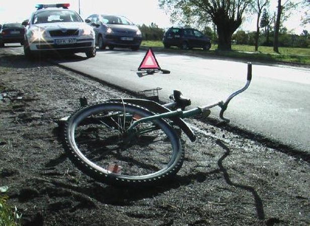Per tris mėnesius sužaloti 57 dviratininkai