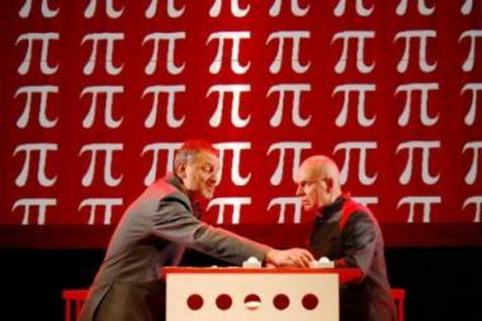 Duetas: spektaklyje veikia du personažai – Bokšto kaliniai: Tulijus (P.Venslovas, kairėje) ir Publijus (V.Anužis).