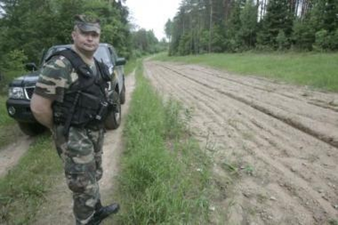 Kontrabanda: dažniausiai dabar iš Baltarusijos bandoma nelegaliai įvežti degalų ir cigarečių. Alkoholis, parfumerija, cukrus, skirtingai nei anksčiau, nėra tokie populiarūs.