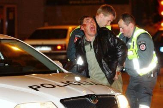 Abejingi: pareigūnų galvos skausmas – gatvėse zujanti daugybė pažeidėjų, kurie nebebijo nei baudų, nei antstolių, nei policijos.