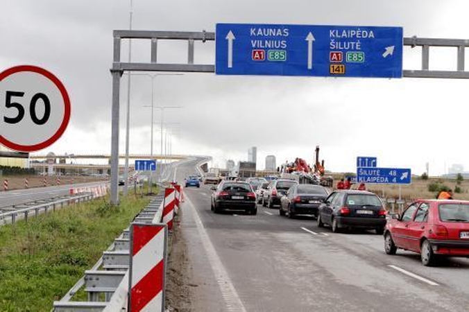 Atidarytas eismas nauja estakada