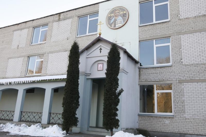 Ar švietimo įstaigose gali veikti maldos namai?