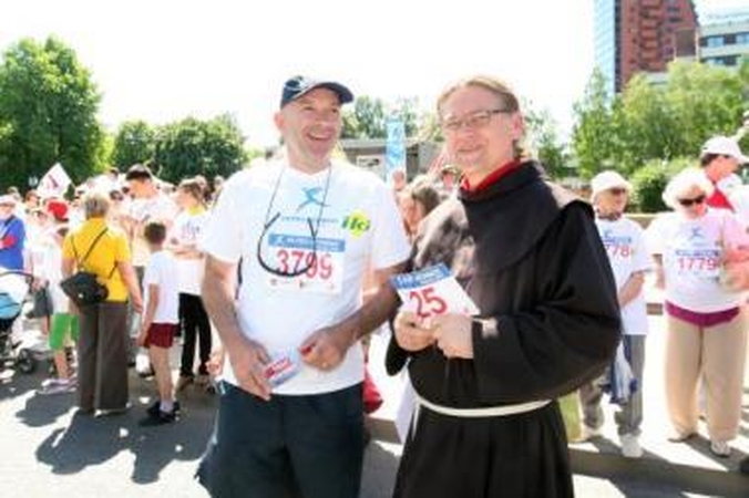 "Vilties bėgimas – 2009": pernykščiame bėgime netrūko žinomų žmonių, tarp jų buvo ir Vytautas Grubliauskas-Kongas.