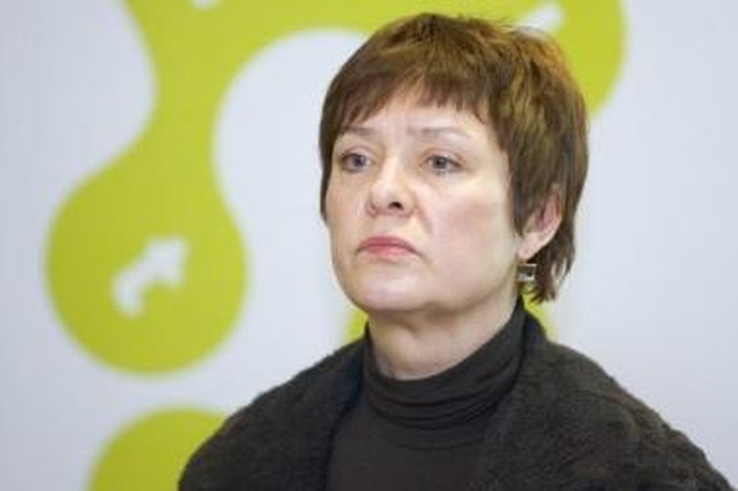 VEKS pasisiūlė susinaikinti