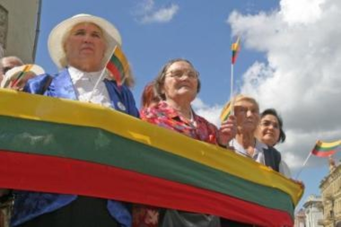 Data: Baltijos kelio jubiliejų Vilnius mini istorijos atminimo ir sporto renginiais, koncertais.