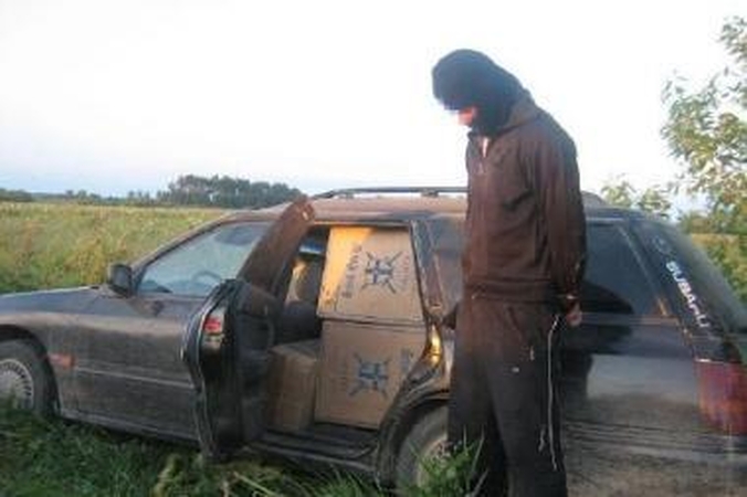 Įkliuvo: pasieniečiai sučiupo jau kartą 14 tūkst. litų bauda baustą kontrabandininkų talkininką.