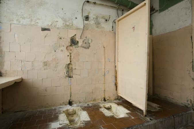 Neramu: mokinių tėvams nerimą kelia apleistos Kalvarijų pagrindinės mokyklos patalpos.