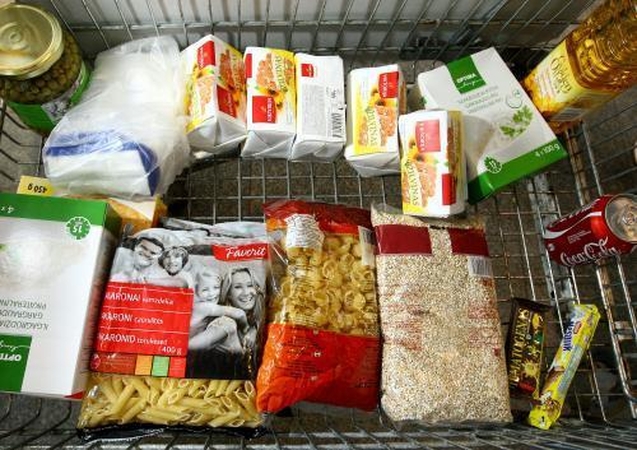 Krepšelyje nepasiturintiesiems dominuoja makaronai