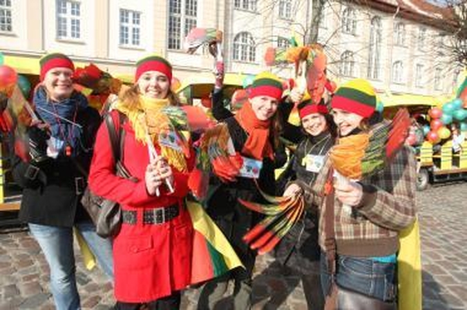 Uostamiestį užlies trispalvių jūra