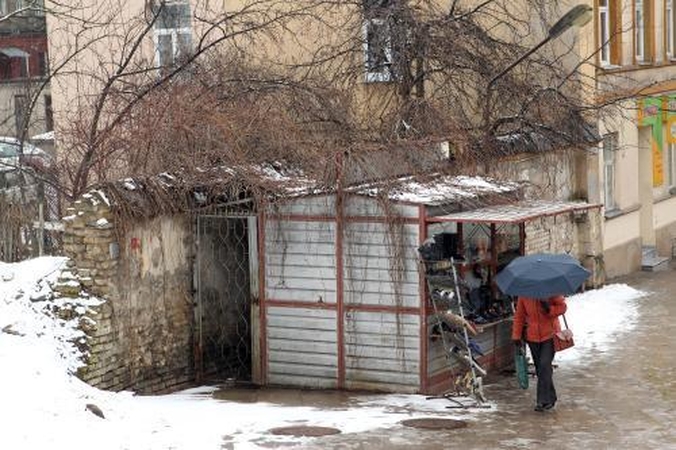 Kioskininkus stabdo biurokratai