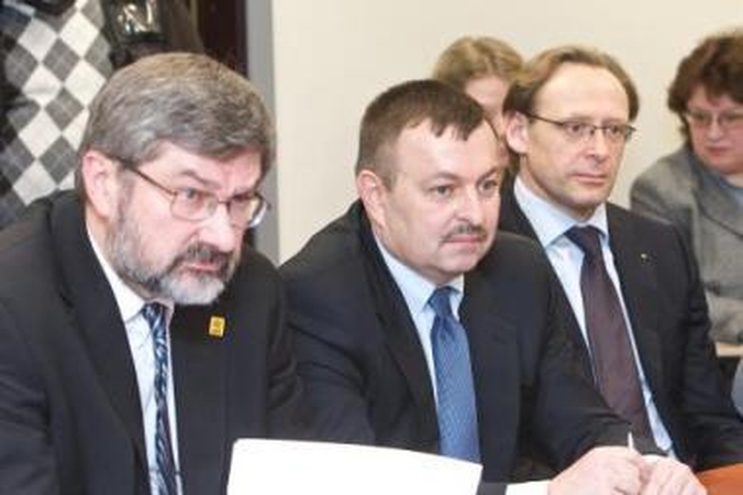 Dėl VEKS tonas švelnėja