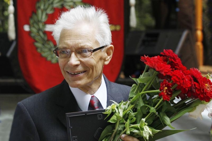 Legendinė estrados žvaigždė E. Ivanauskas geso tyliai