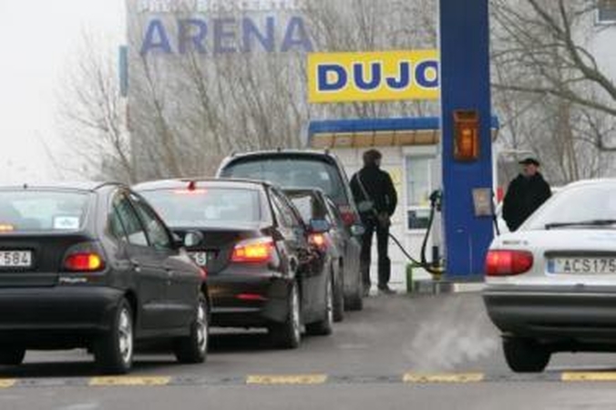 Dujinės įrangos montuotojai klesti