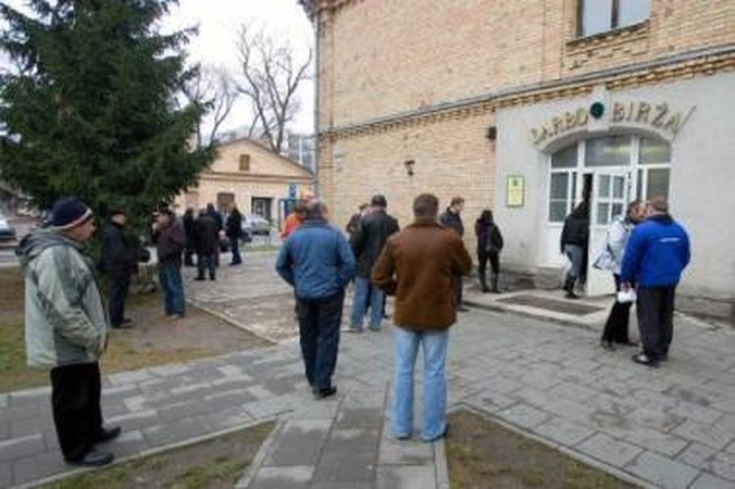 Statistika: į vieną darbo vietą pretenduoja 83 žmonės.