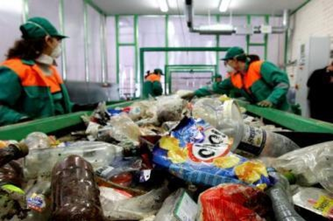 Nusprendė: už šiukšlių išvežimą kauniečiai kiekvieną mėnesį mokės 5,45 lito.