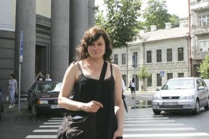 Kadras: režisierė D.Gasiūnaitė filmo erdvėms pasirinko Kauno filharmoniją, Kauno medicinos universiteto klinikas ir Pažaislio vienuolyną.