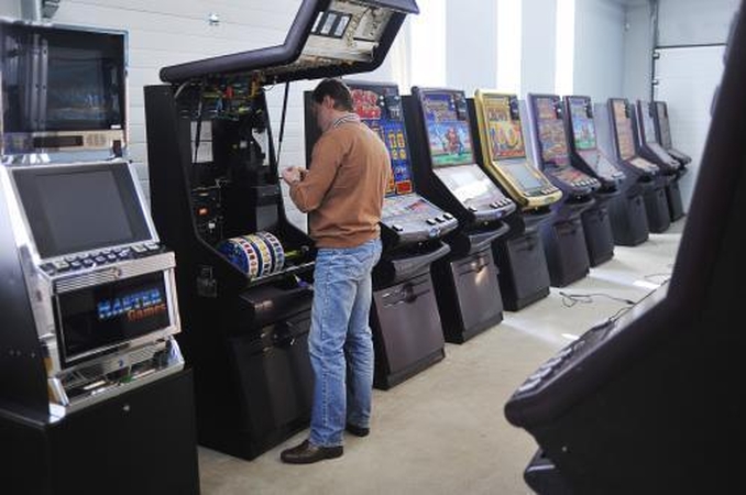 Seime susirūpinta lošimų plėtra