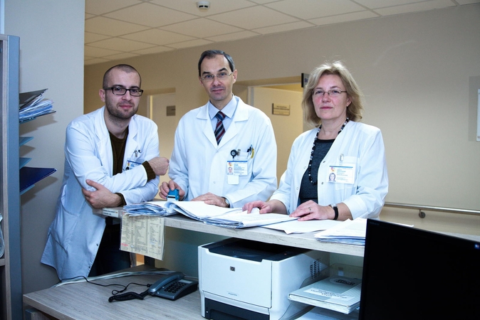 Profesoriaus R. Benečio mokiniai atliko pirmąją širdies transplantaciją