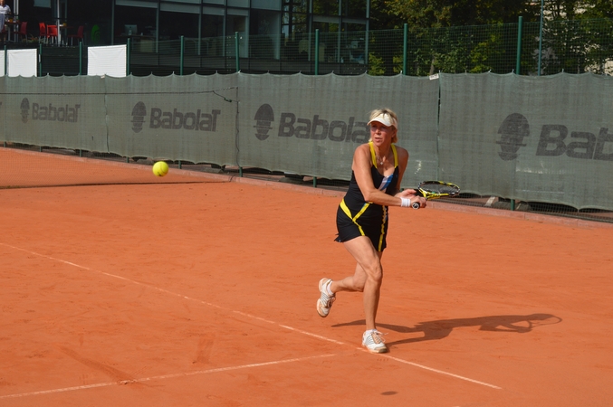 Teniso aikštyne – taiklūs medikų kirčiai