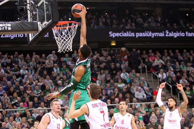 „Žalgiris“ po atkaklios kovos patiesė Bambergo krepšininkus